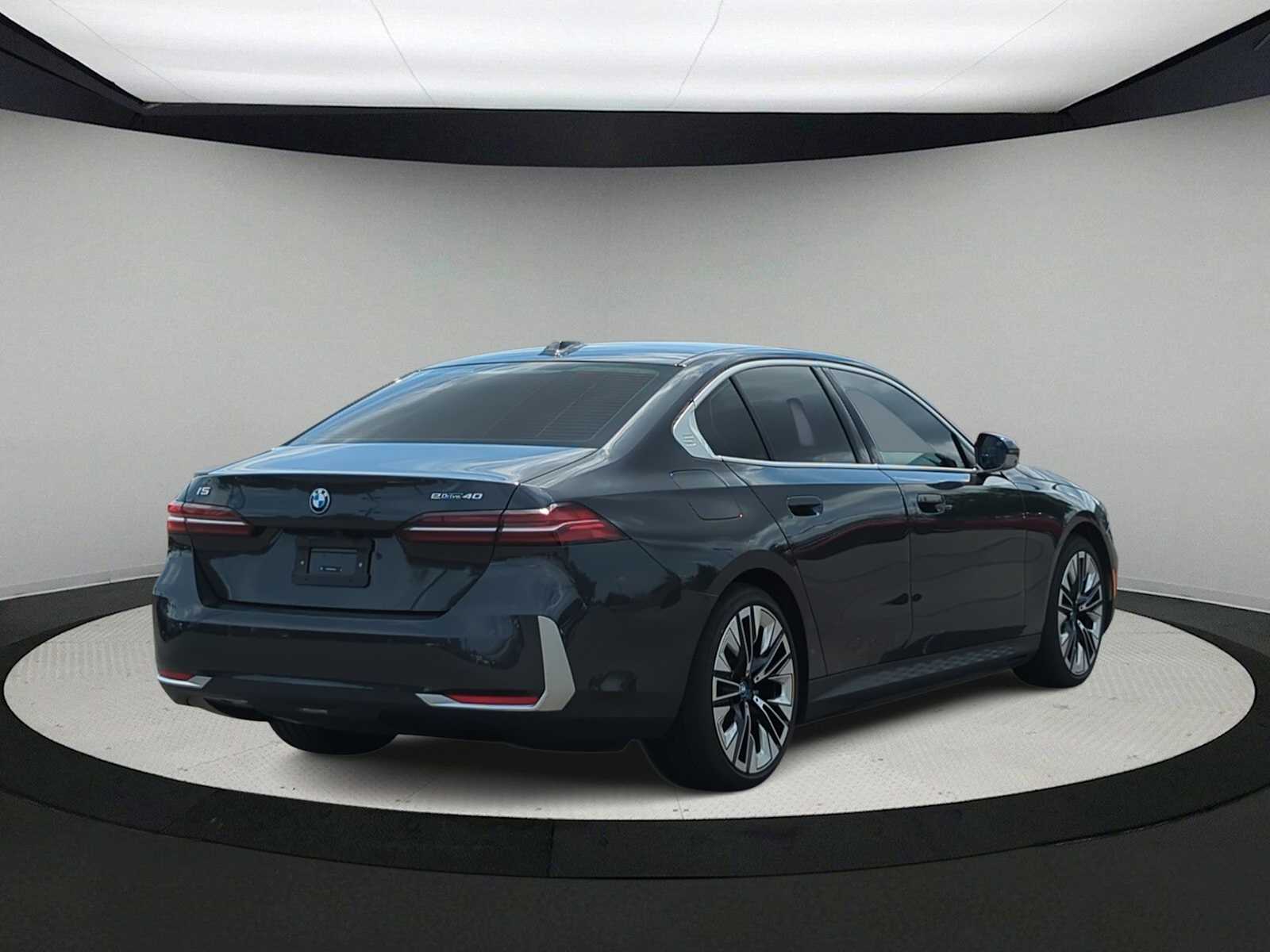 Thumbnail: 2024 BMW i5 - 8