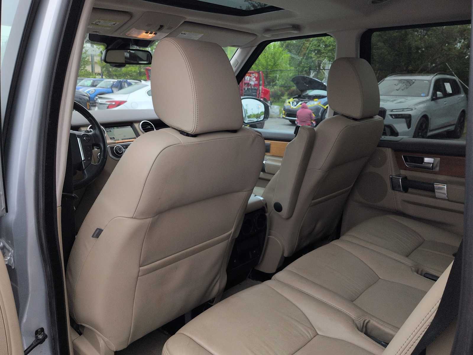 Thumbnail: 2014 Land Rover LR4 - 19