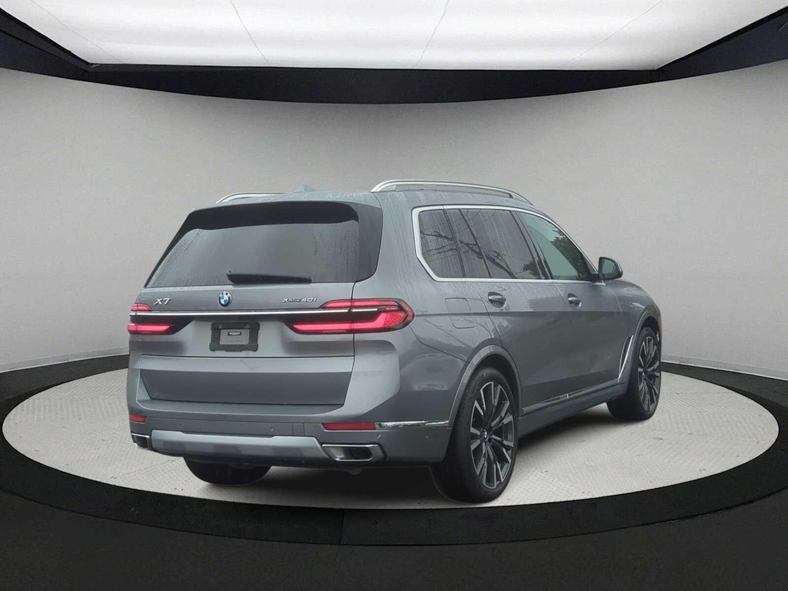 Thumbnail: 2023 BMW X7 - 8