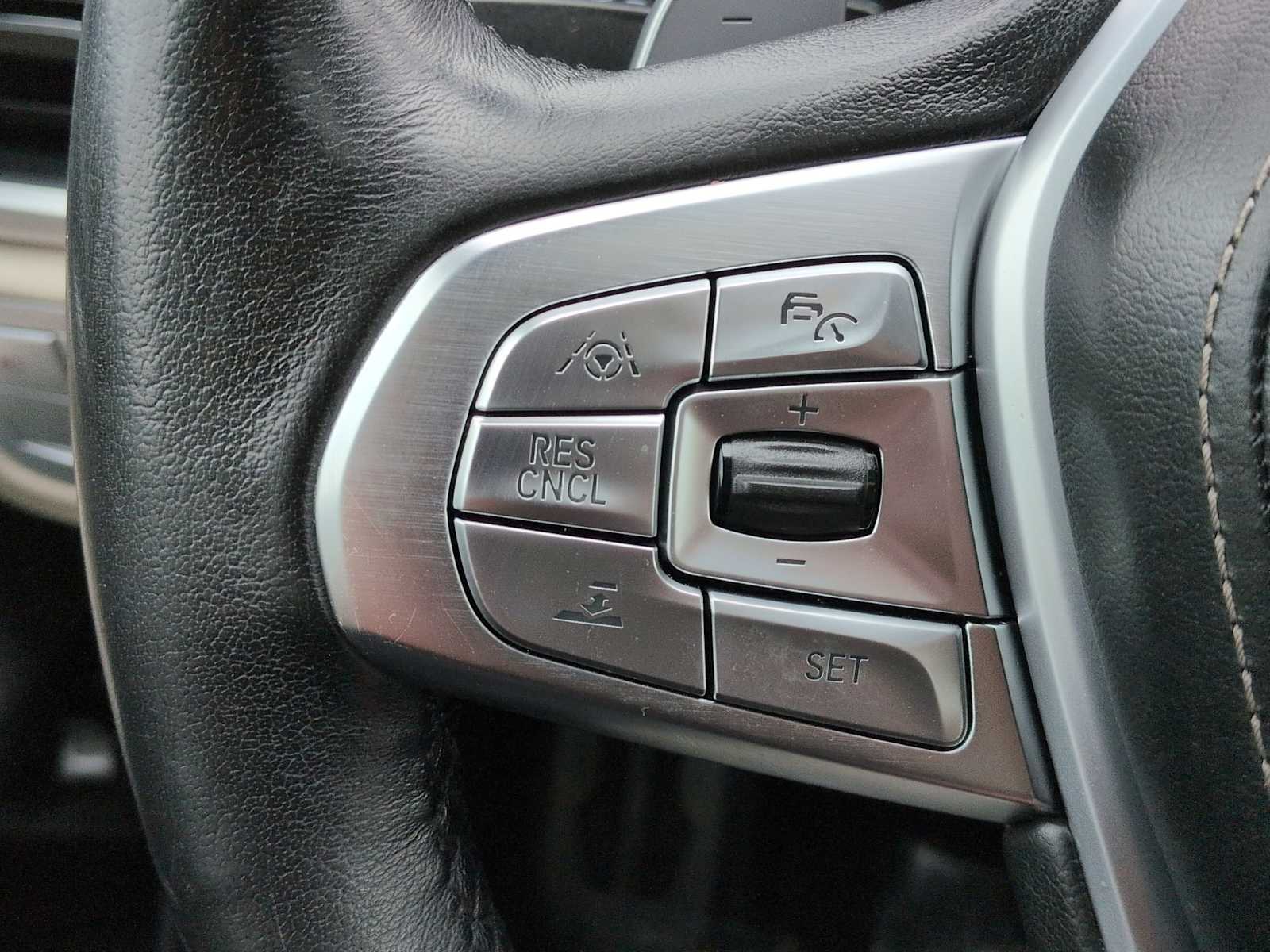 Thumbnail: 2016 BMW 7 Series - 24