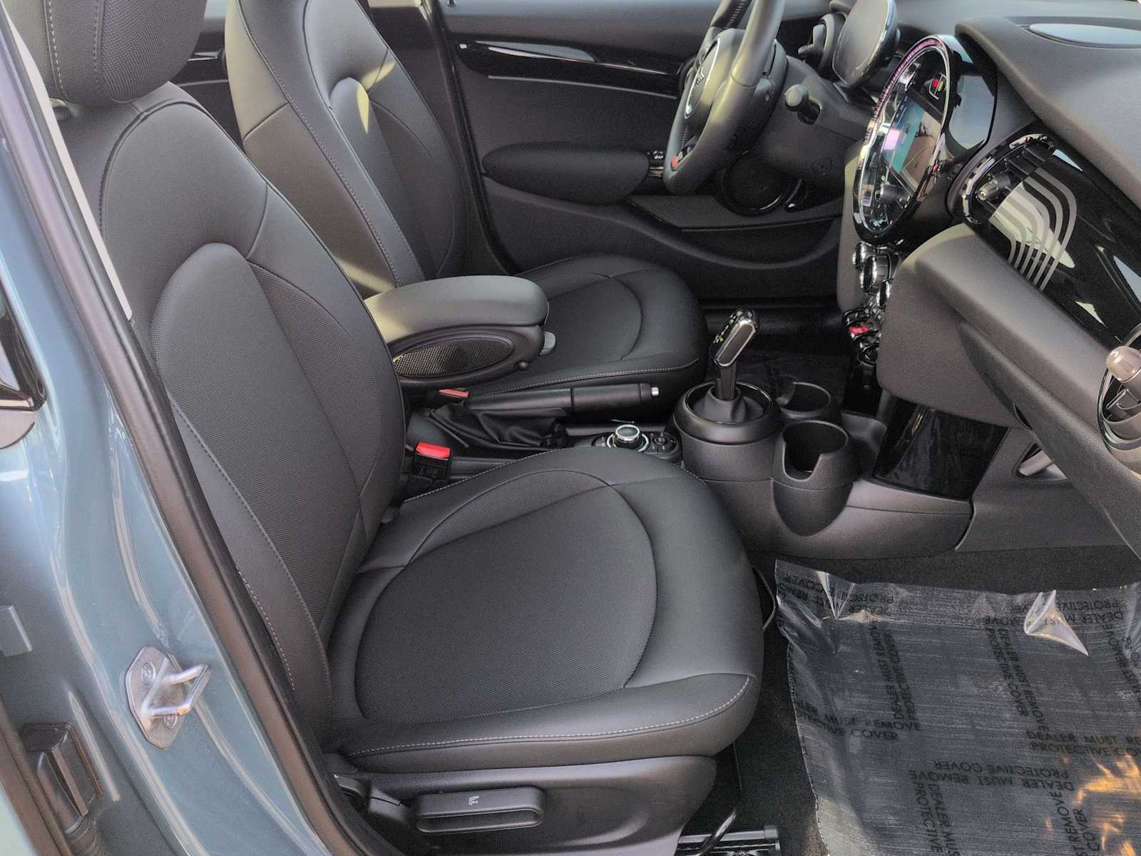 Thumbnail: 2023 MINI Cooper Hardtop - 24