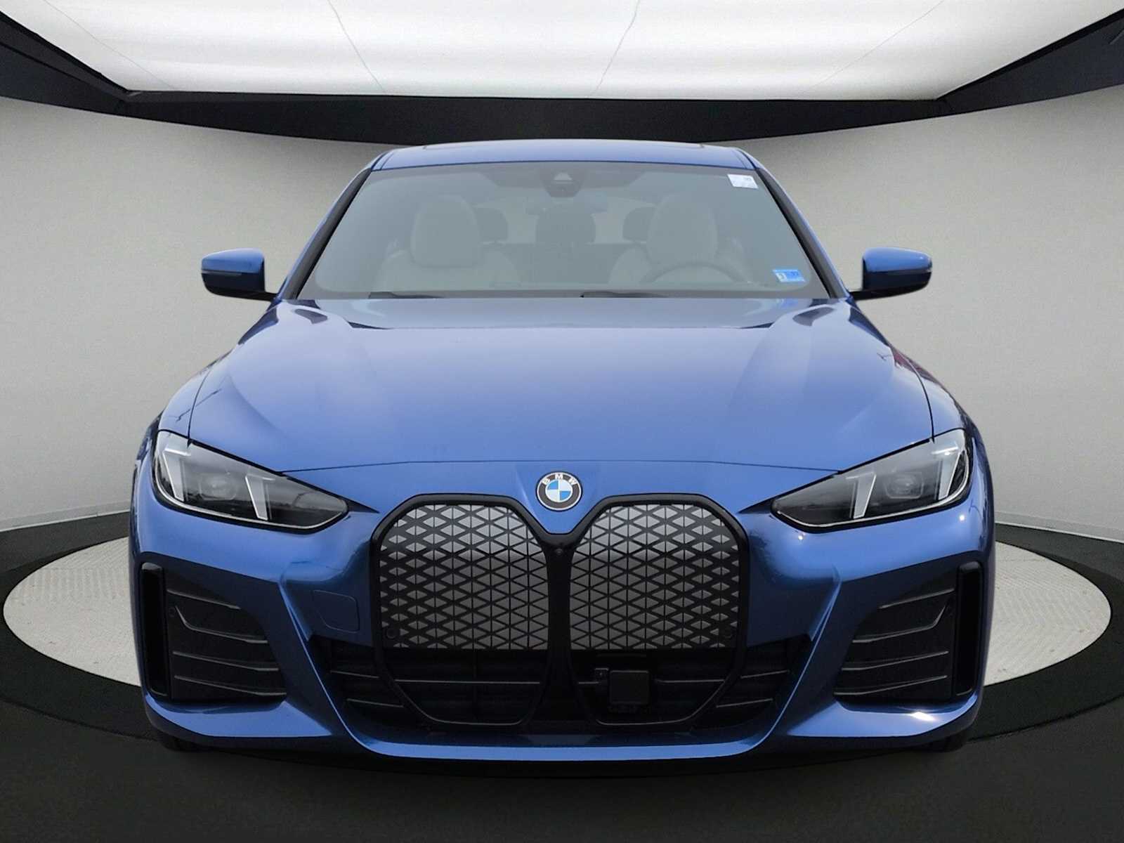 Thumbnail: 2026 BMW i4 - 3