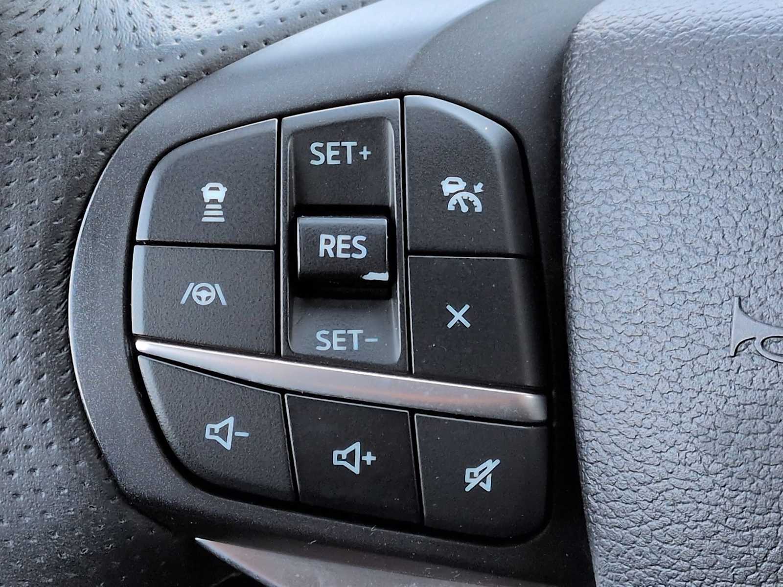 Thumbnail: 2020 Ford Explorer - 26