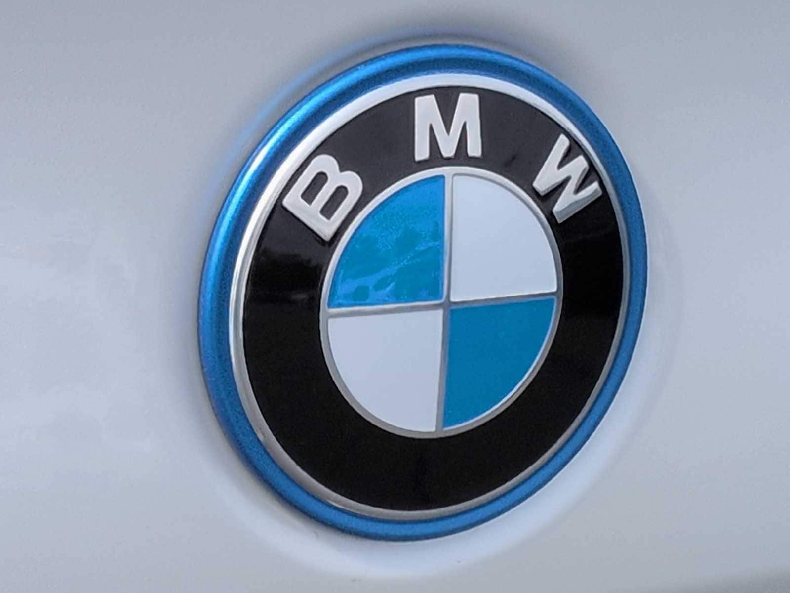 Thumbnail: 2026 BMW i5 - 12