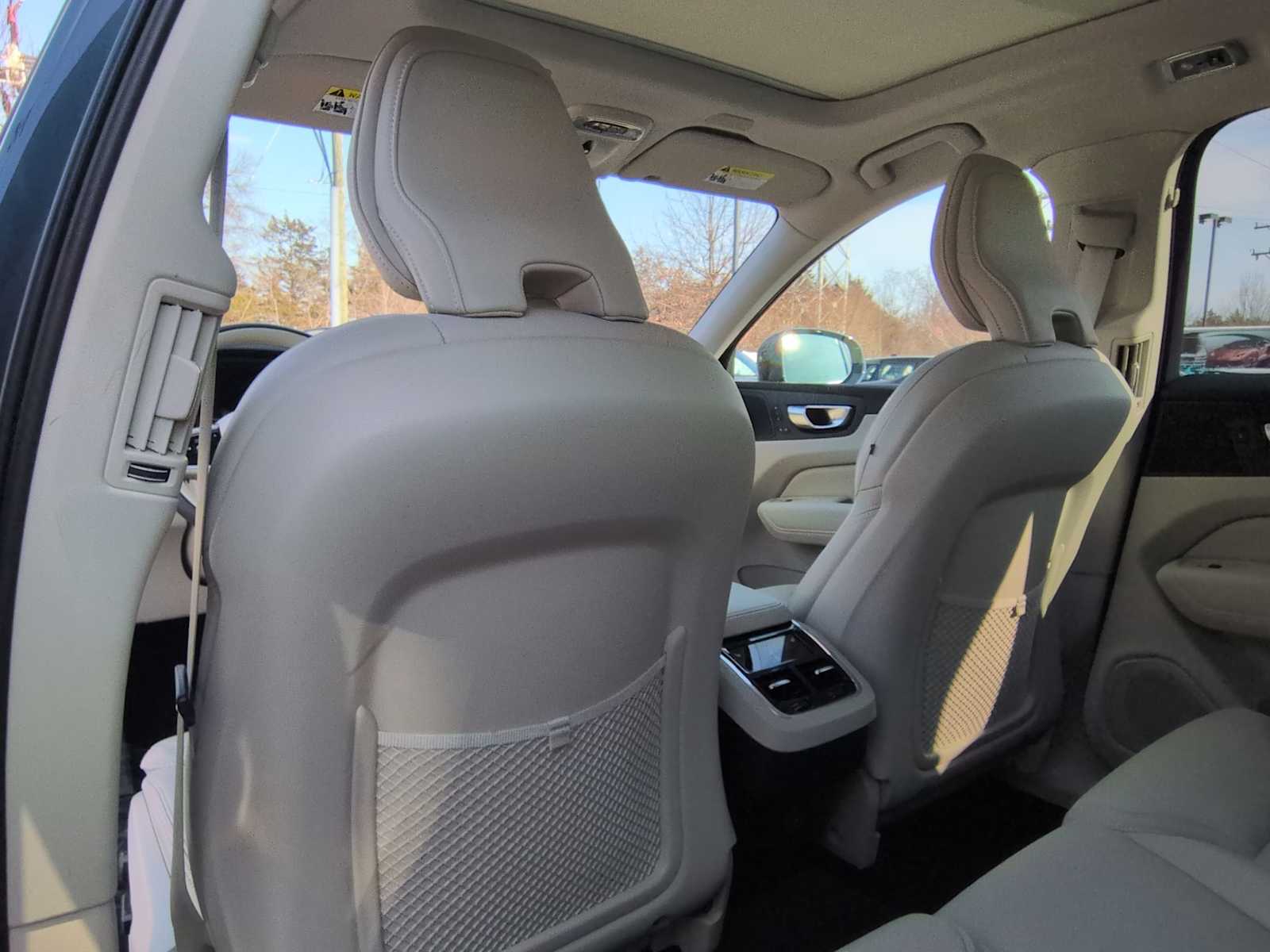 Thumbnail: 2021 Volvo XC60 - 18