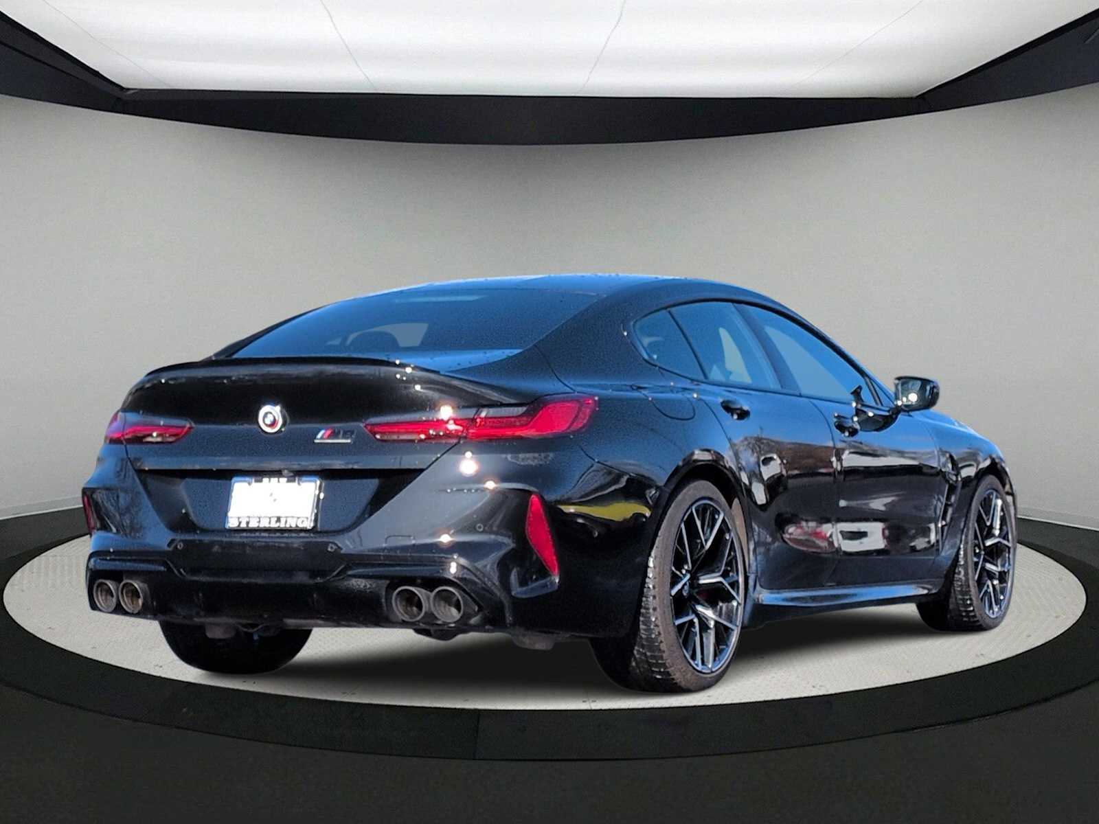 Thumbnail: 2023 BMW M8 - 8