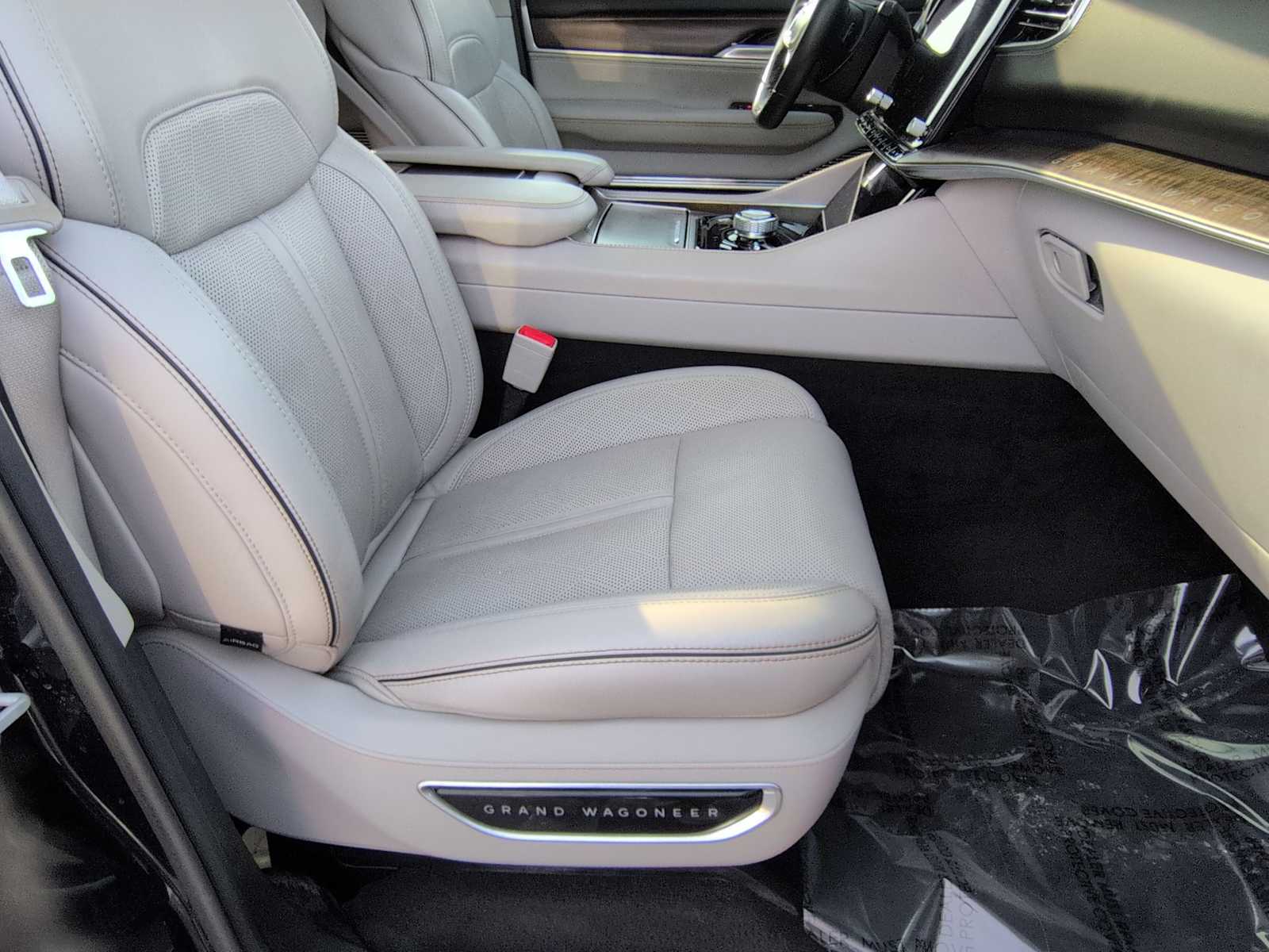 Thumbnail: 2023 Jeep Grand Wagoneer - 24