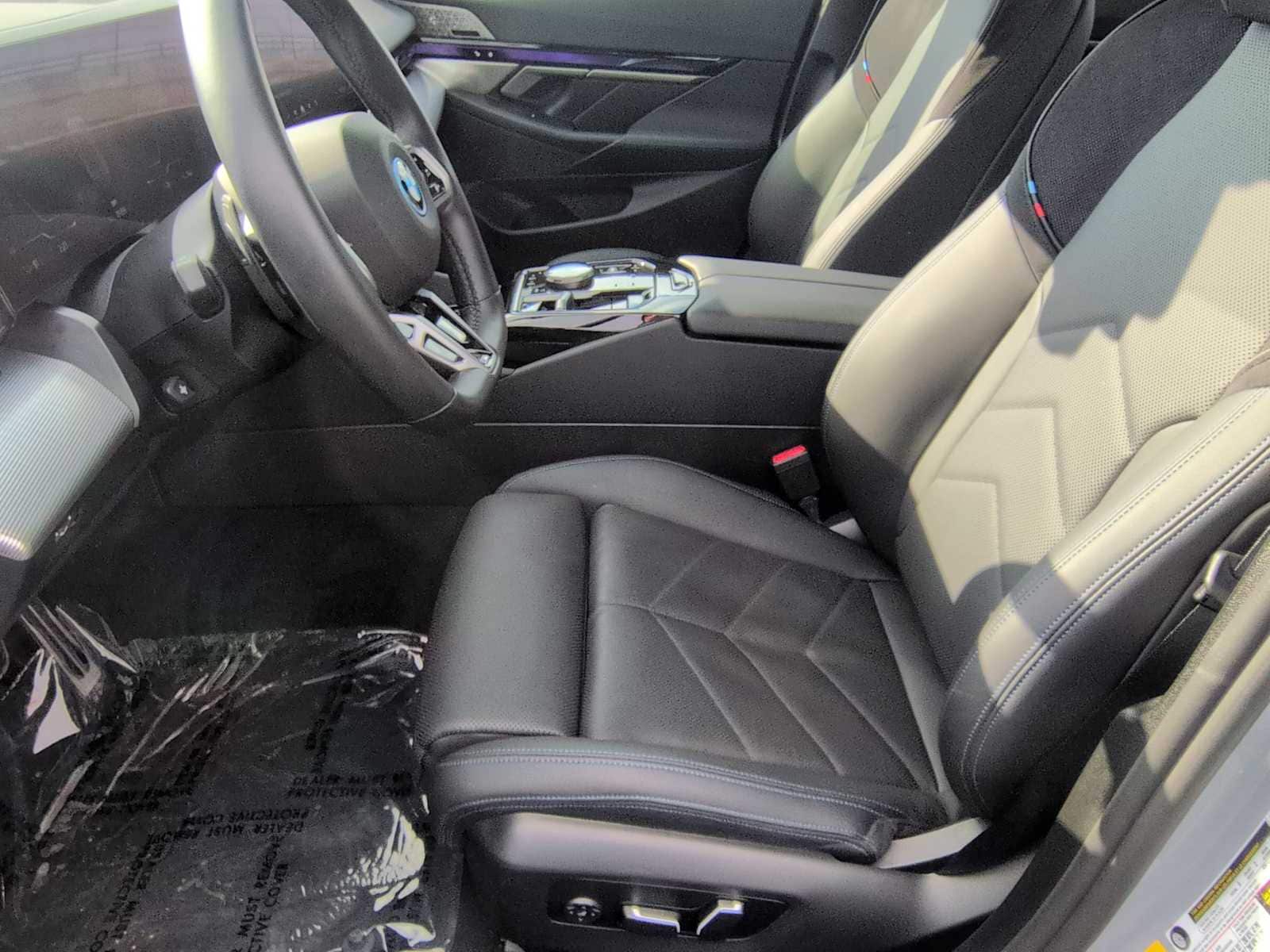 Thumbnail: 2025 BMW i5 - 17