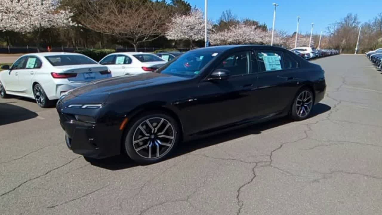 Thumbnail: 2025 BMW 7 Series - 4