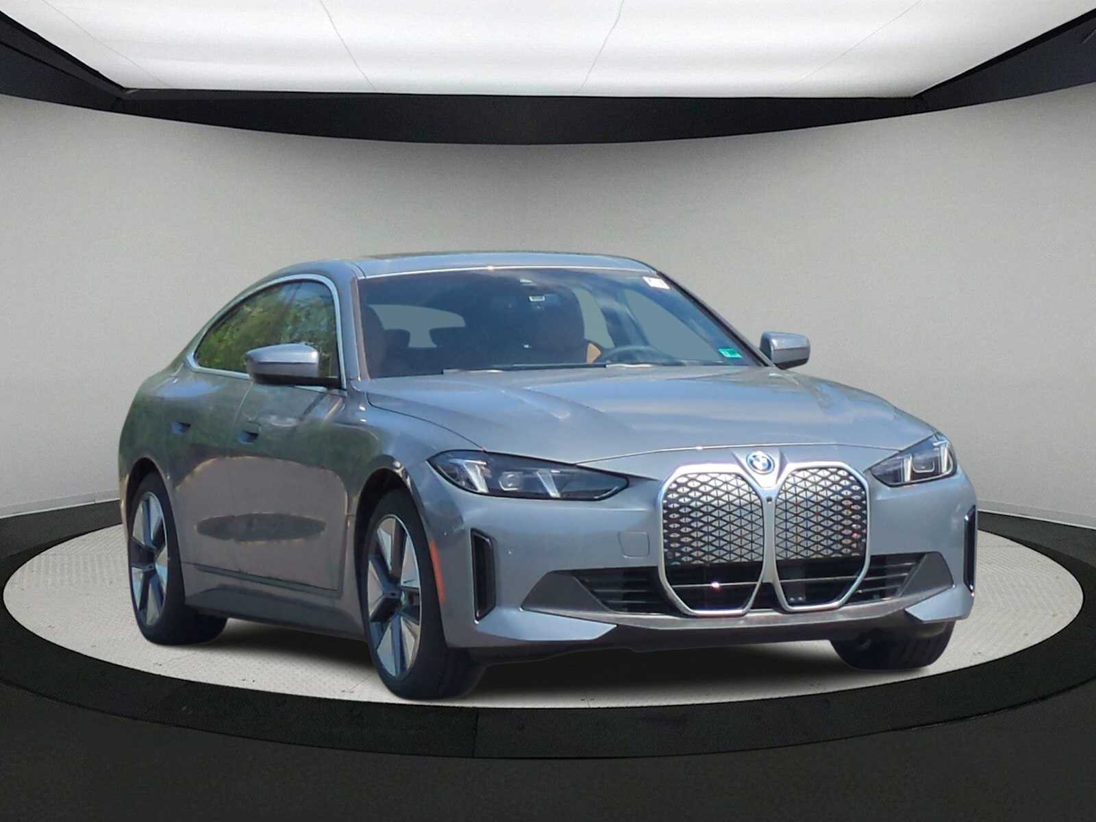 Thumbnail: 2025 BMW i4 - 2