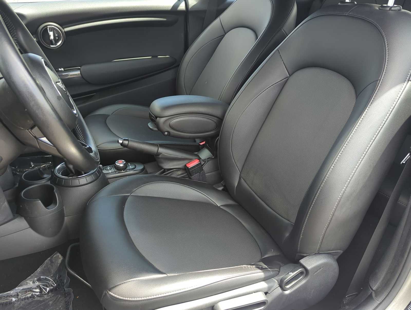 Thumbnail: 2016 MINI Cooper Convertible - 17