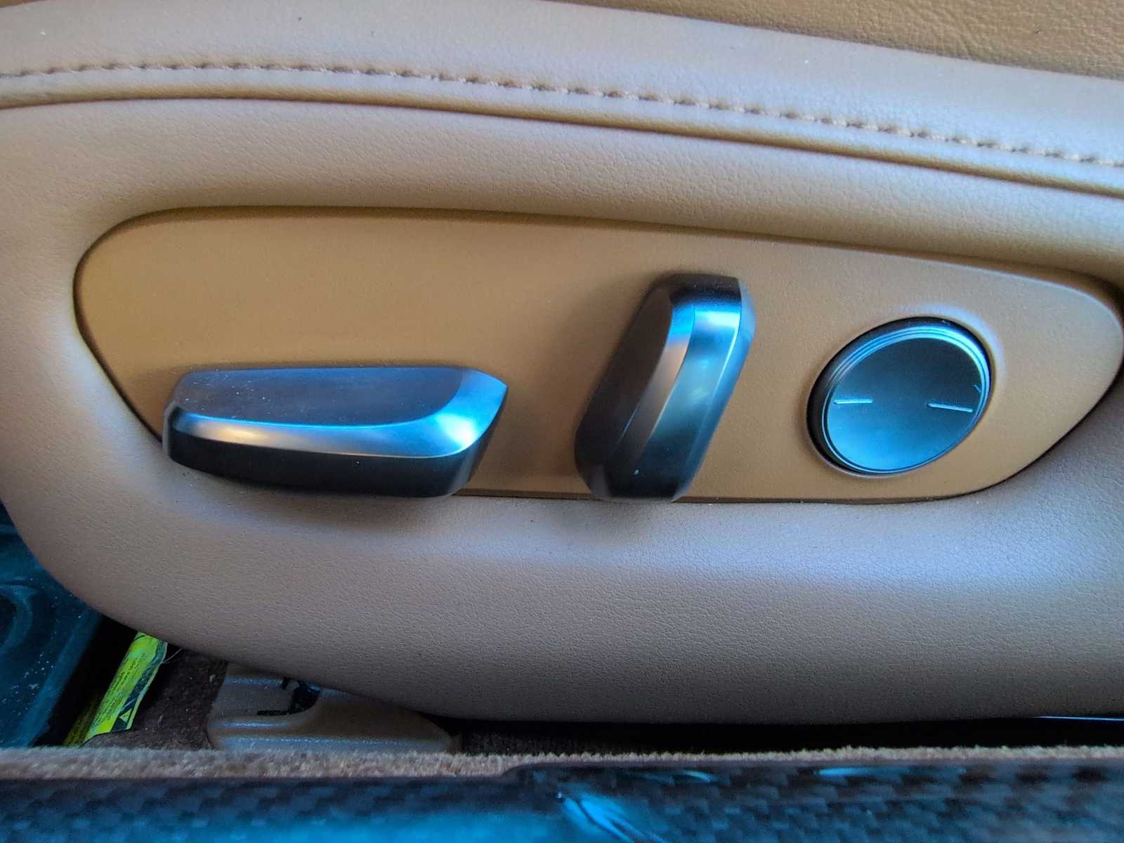 Thumbnail: 2021 Lexus LC - 17