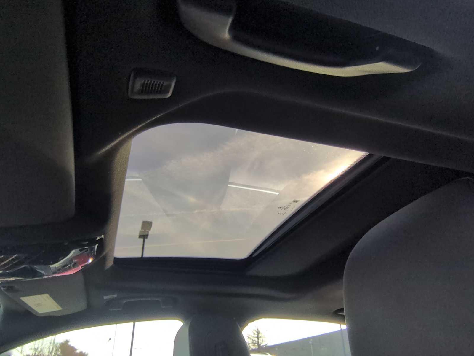 Thumbnail: 2025 BMW 5 Series - 20