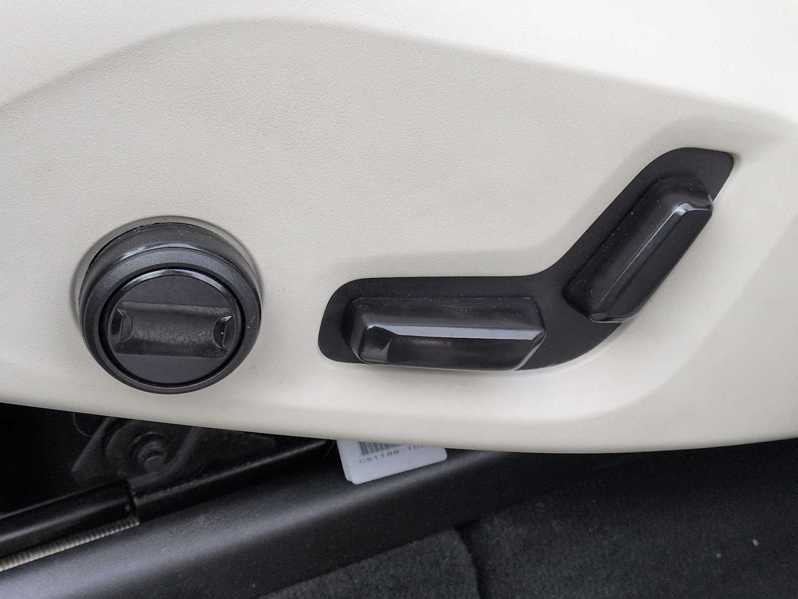 Thumbnail: 2020 Volvo XC60 - 17