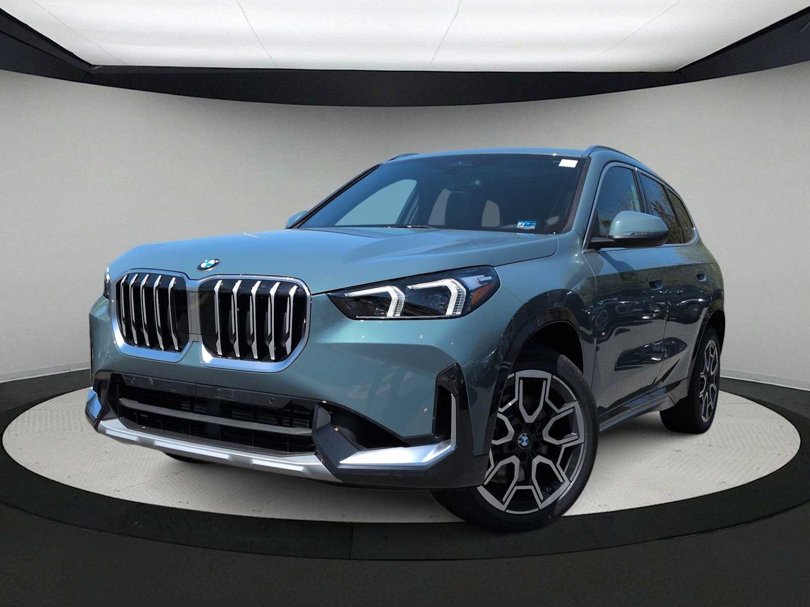 Thumbnail: 2026 BMW X1 - 1