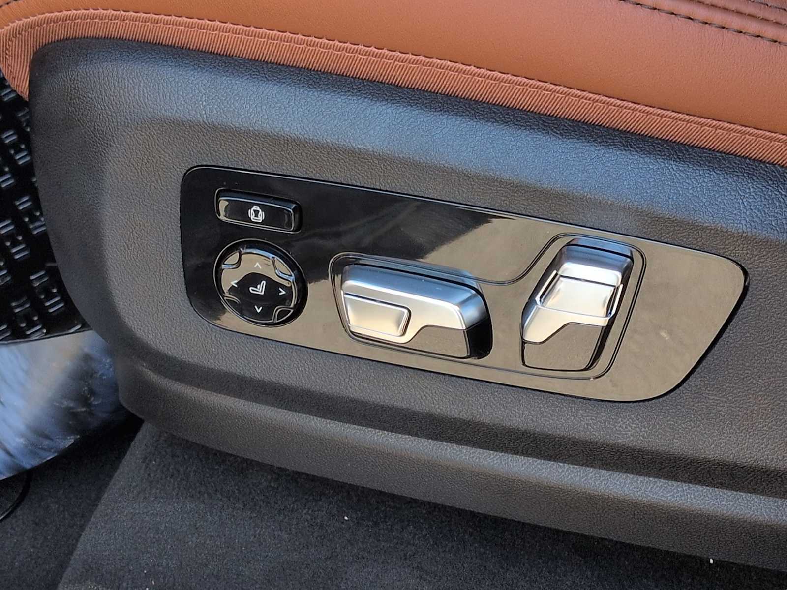 Thumbnail: 2027 BMW X7 - 18