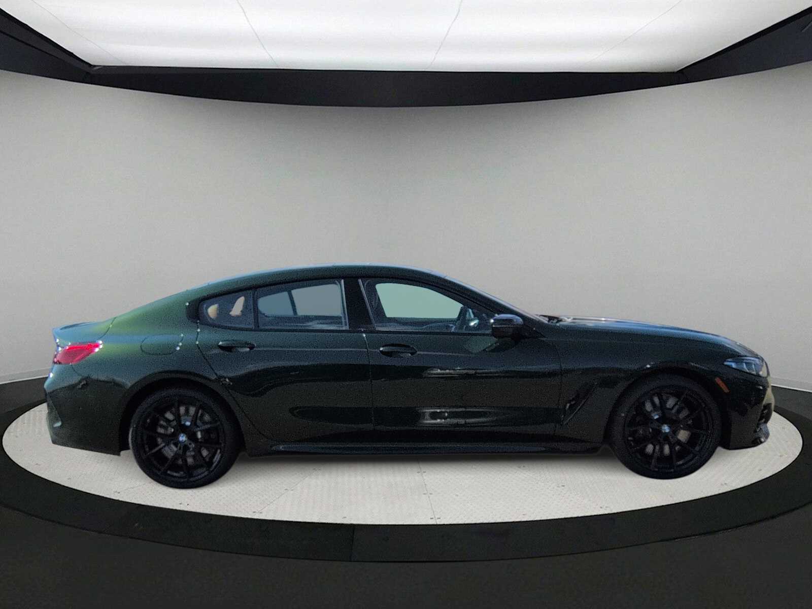 Thumbnail: 2026 BMW 8 Series - 9