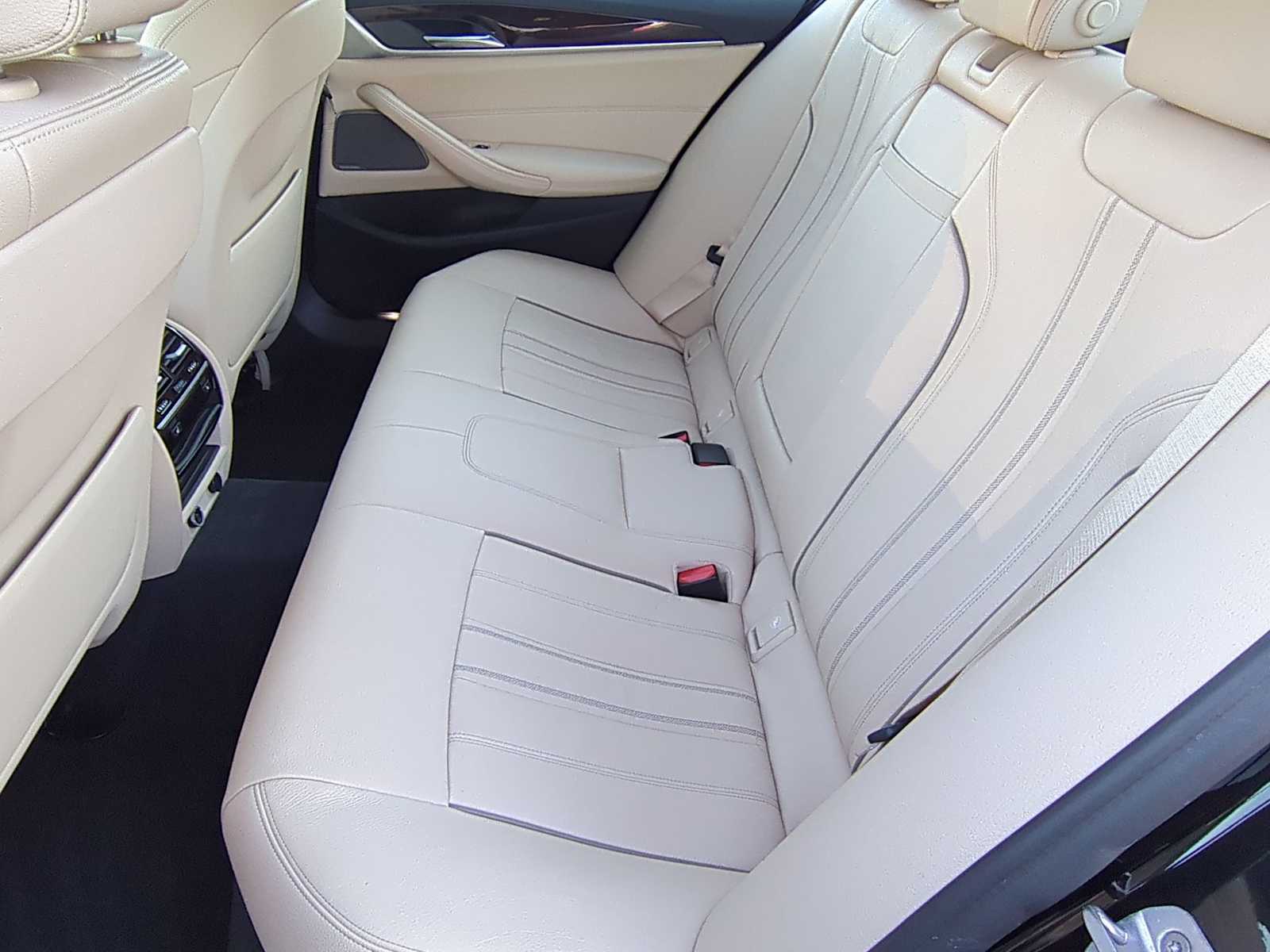 Thumbnail: 2017 BMW 5 Series - 20