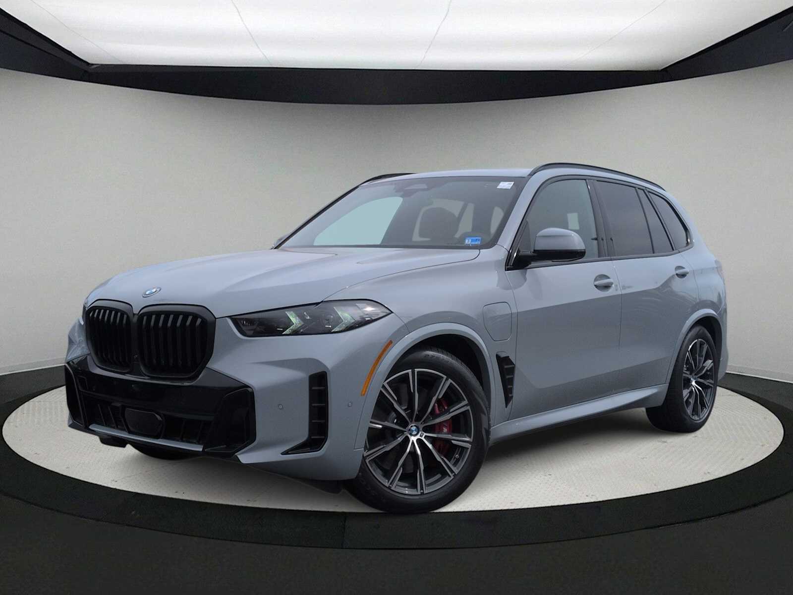 Thumbnail: 2026 BMW X5 - 1
