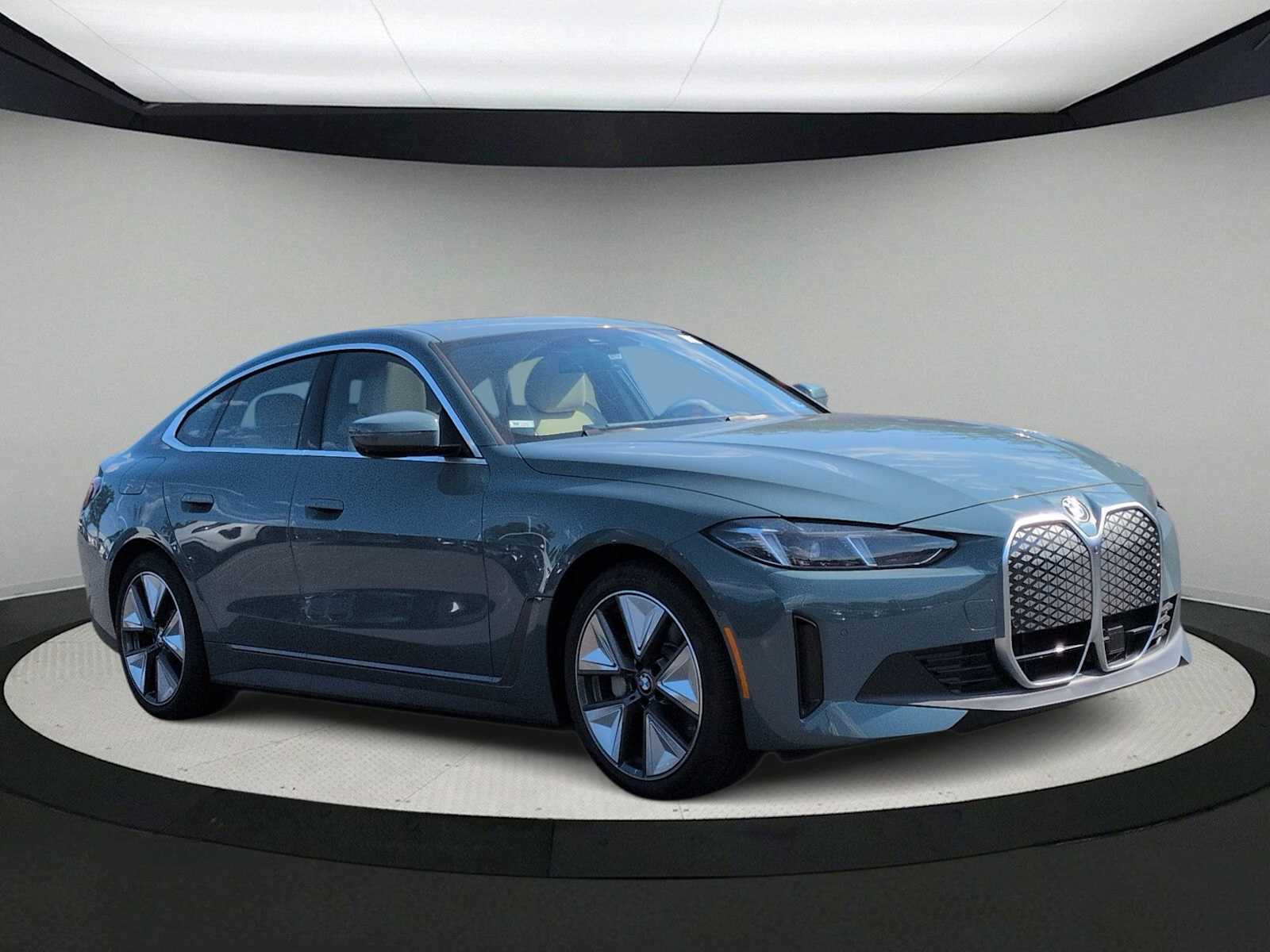 Thumbnail: 2026 BMW i4 - 2