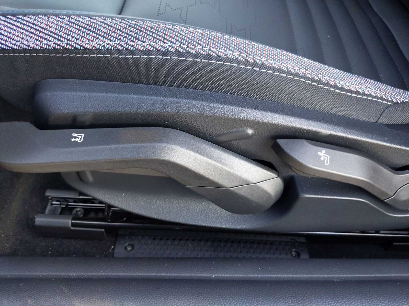 Thumbnail: 2025 MINI Cooper Hardtop - 17