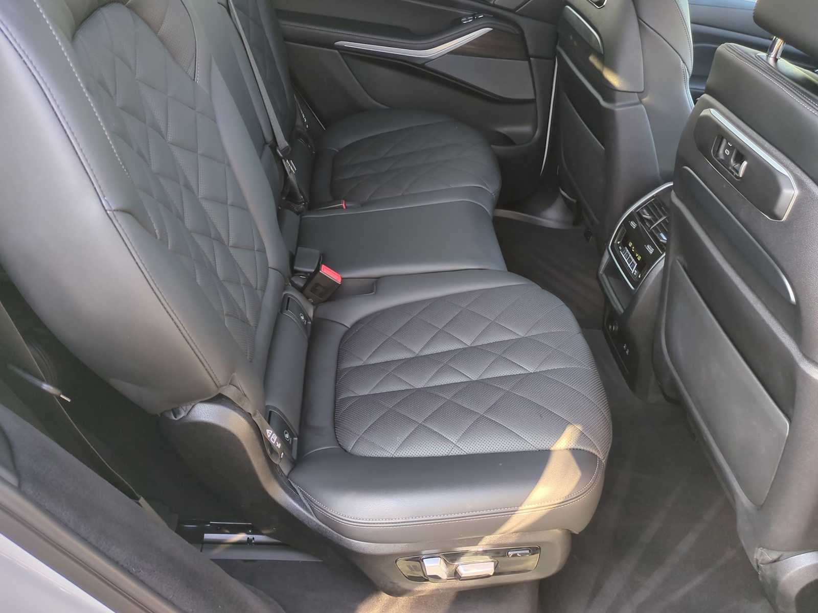 Thumbnail: 2023 BMW X7 - 21