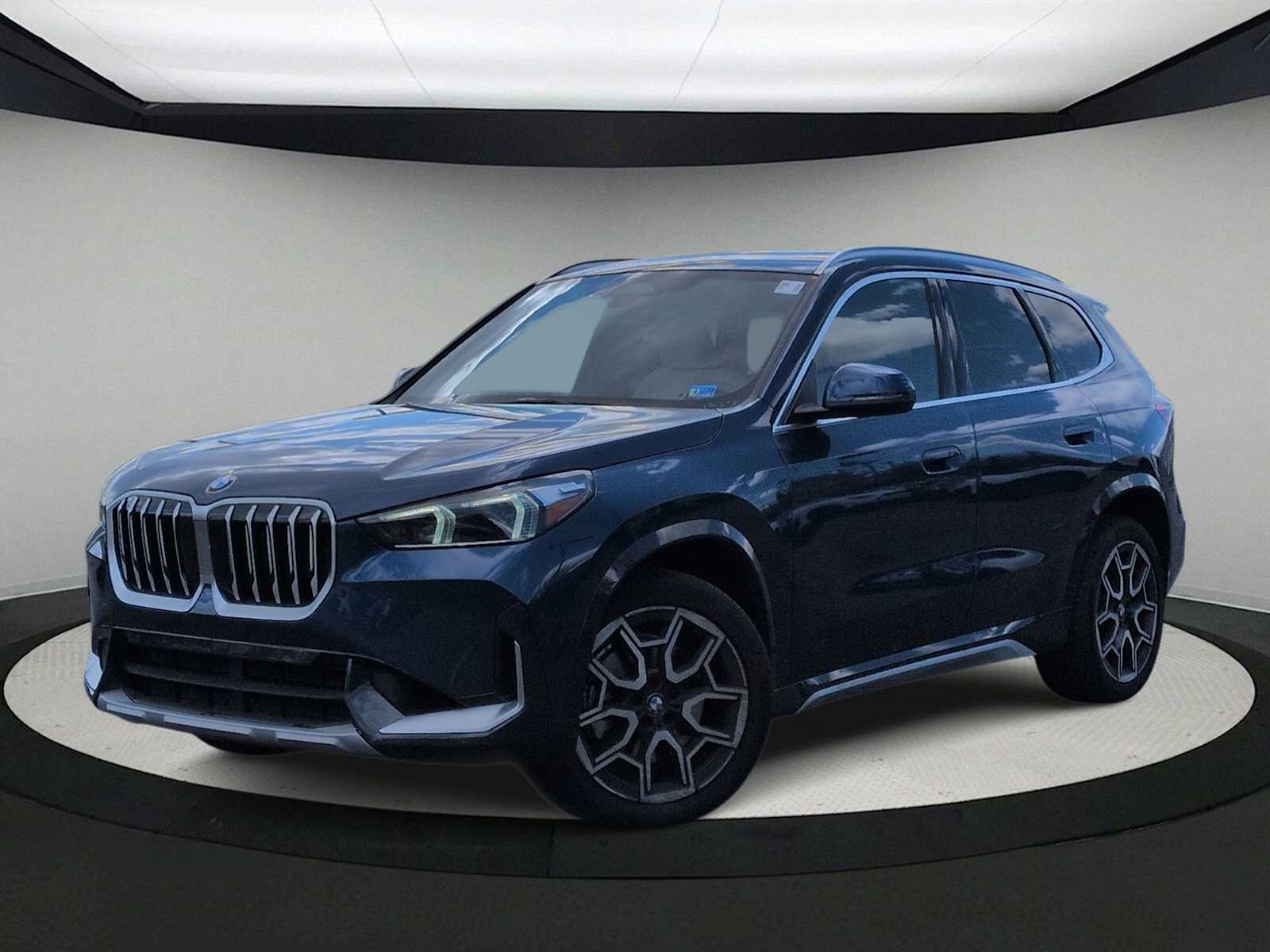 Thumbnail: 2025 BMW X1 - 1