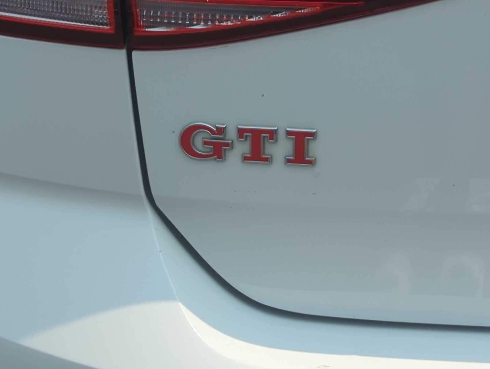 2021 Volkswagen Golf GTI SE 4
