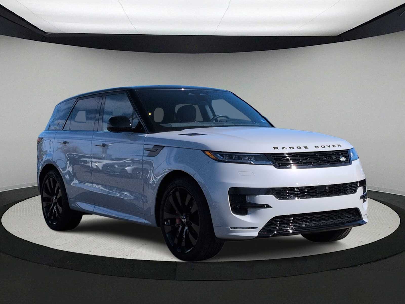 Thumbnail: 2025 Land Rover Range Rover Sport - 2