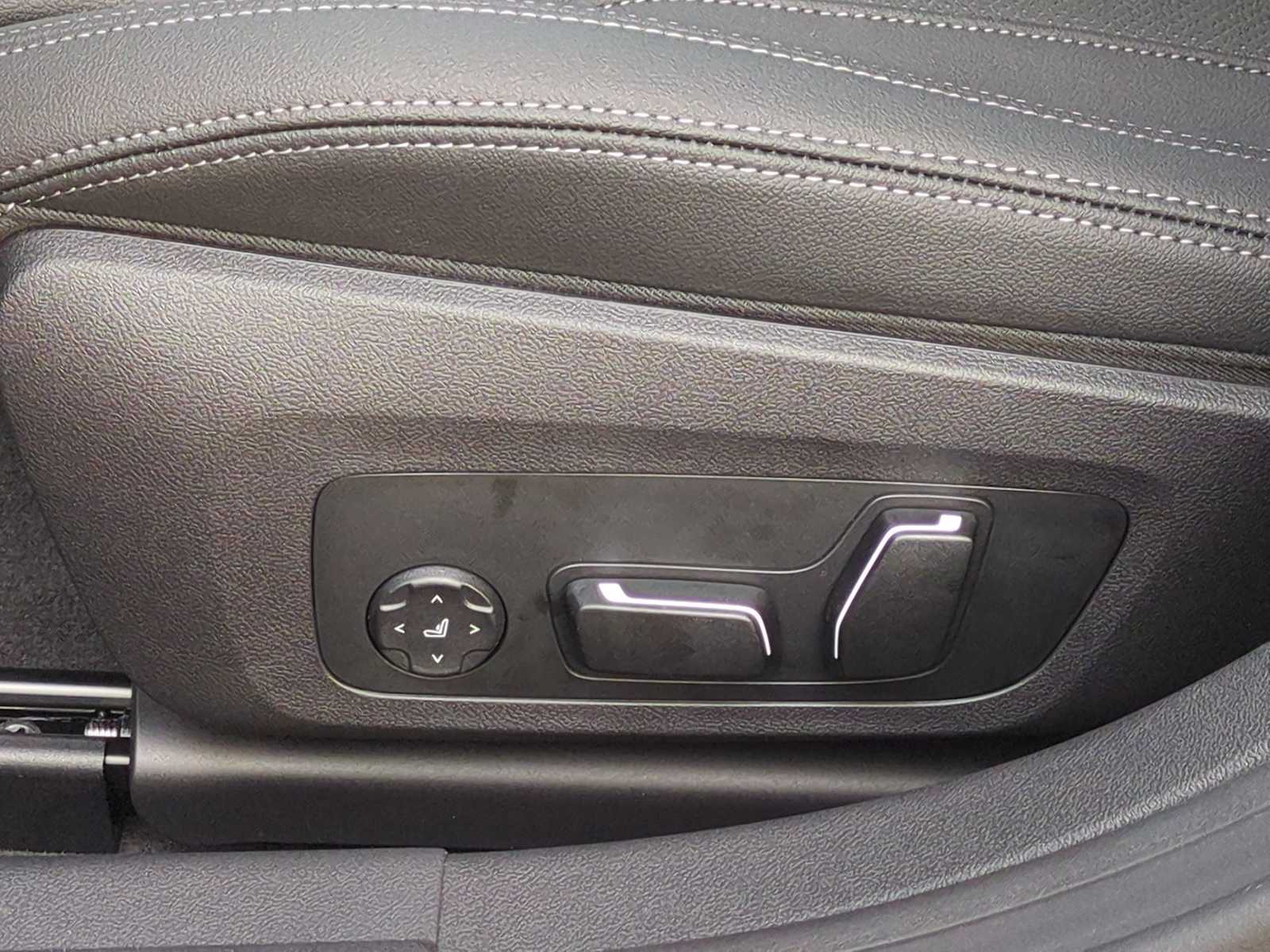 Thumbnail: 2025 BMW i4 - 18