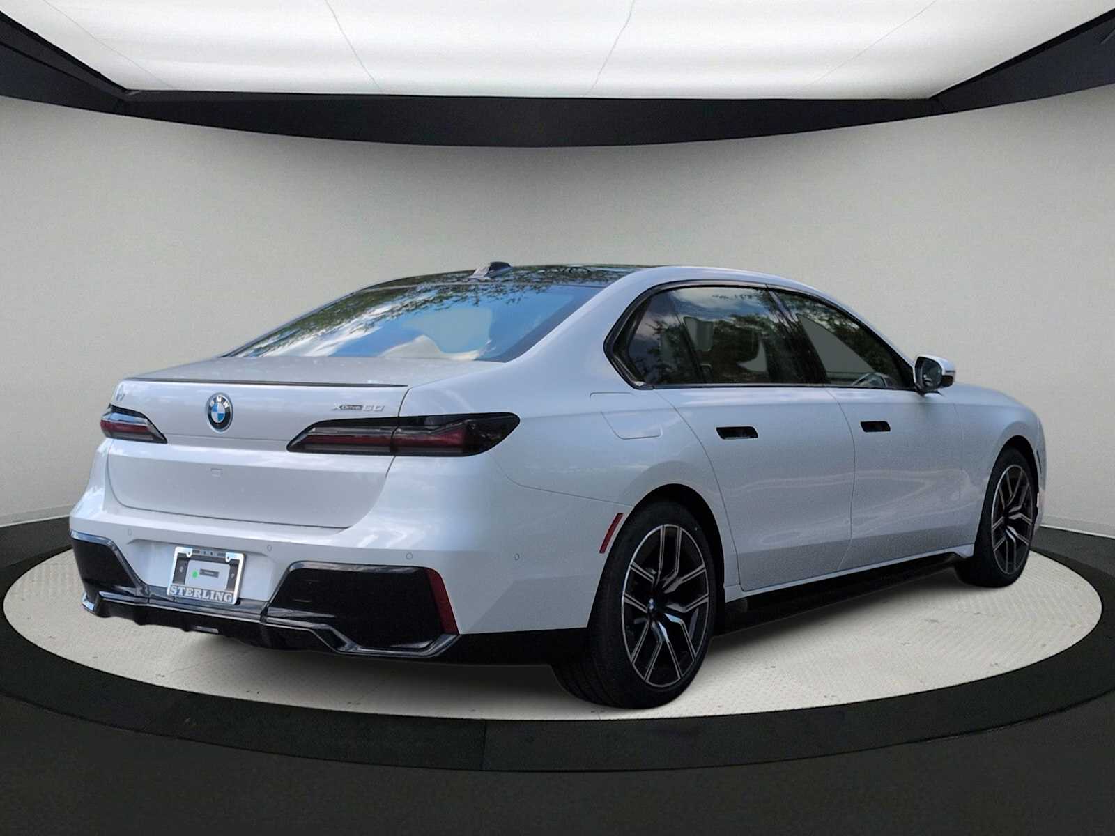Thumbnail: 2026 BMW i7 - 8