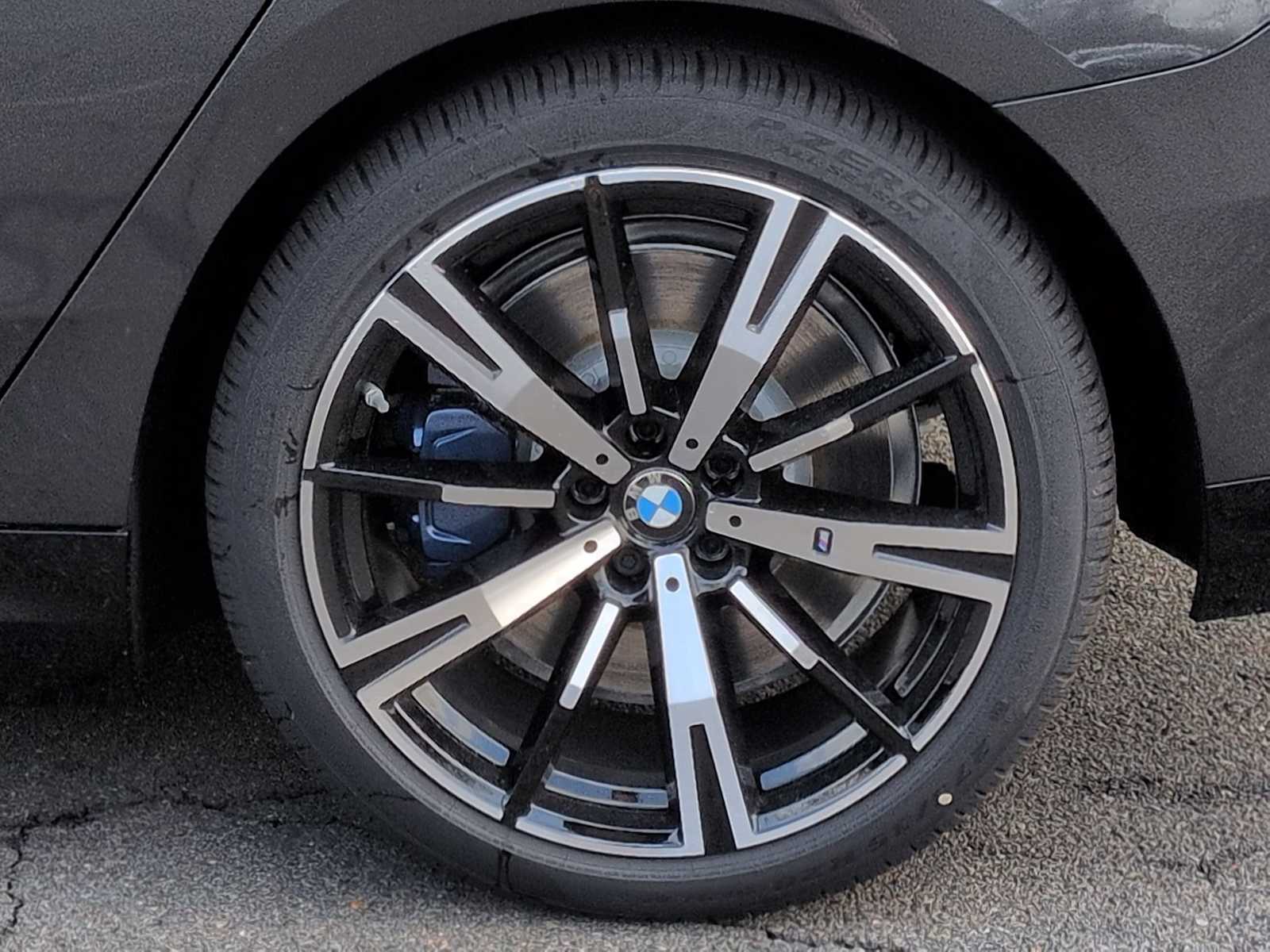 Thumbnail: 2026 BMW 5 Series - 14