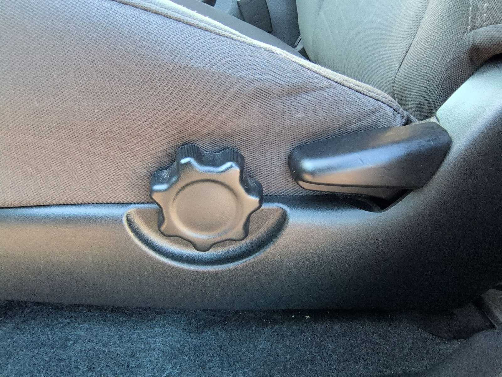 Thumbnail: 2019 Toyota Tacoma - 17