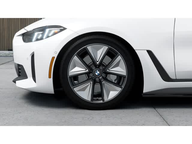 Thumbnail: 2025 BMW i4 - 7