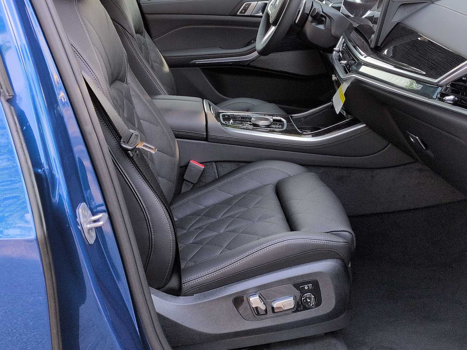 Thumbnail: 2026 BMW X5 - 24