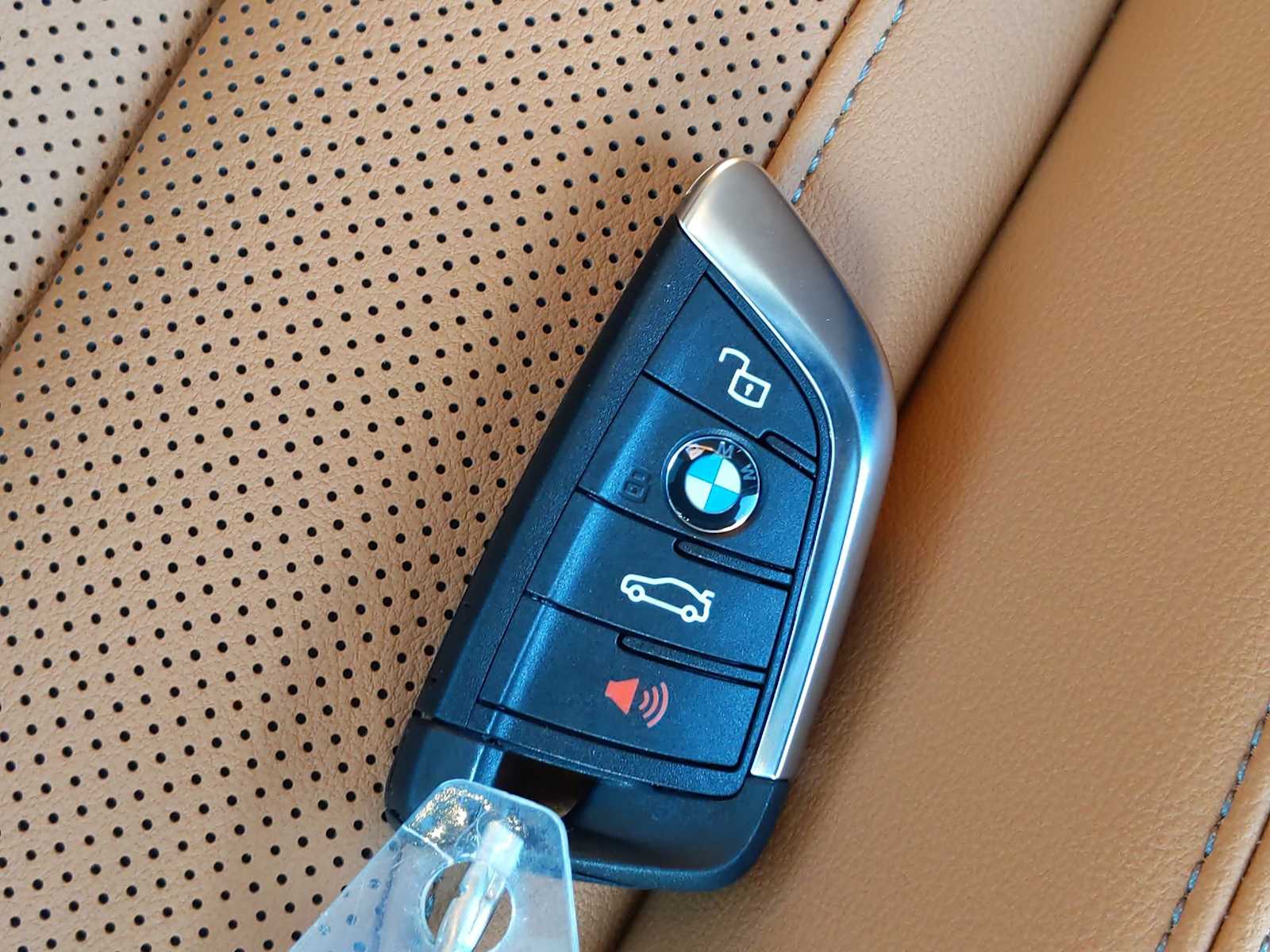 Thumbnail: 2025 BMW i4 - 37