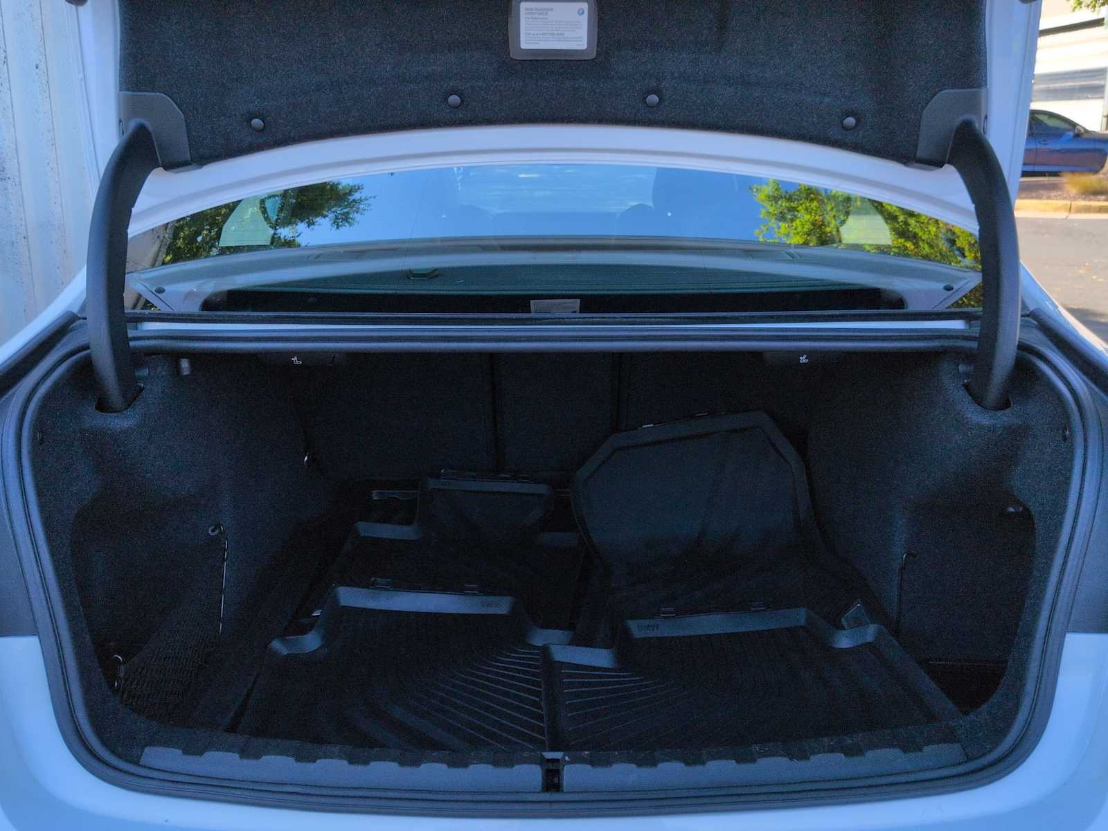 Thumbnail: 2019 BMW 3 Series - 37