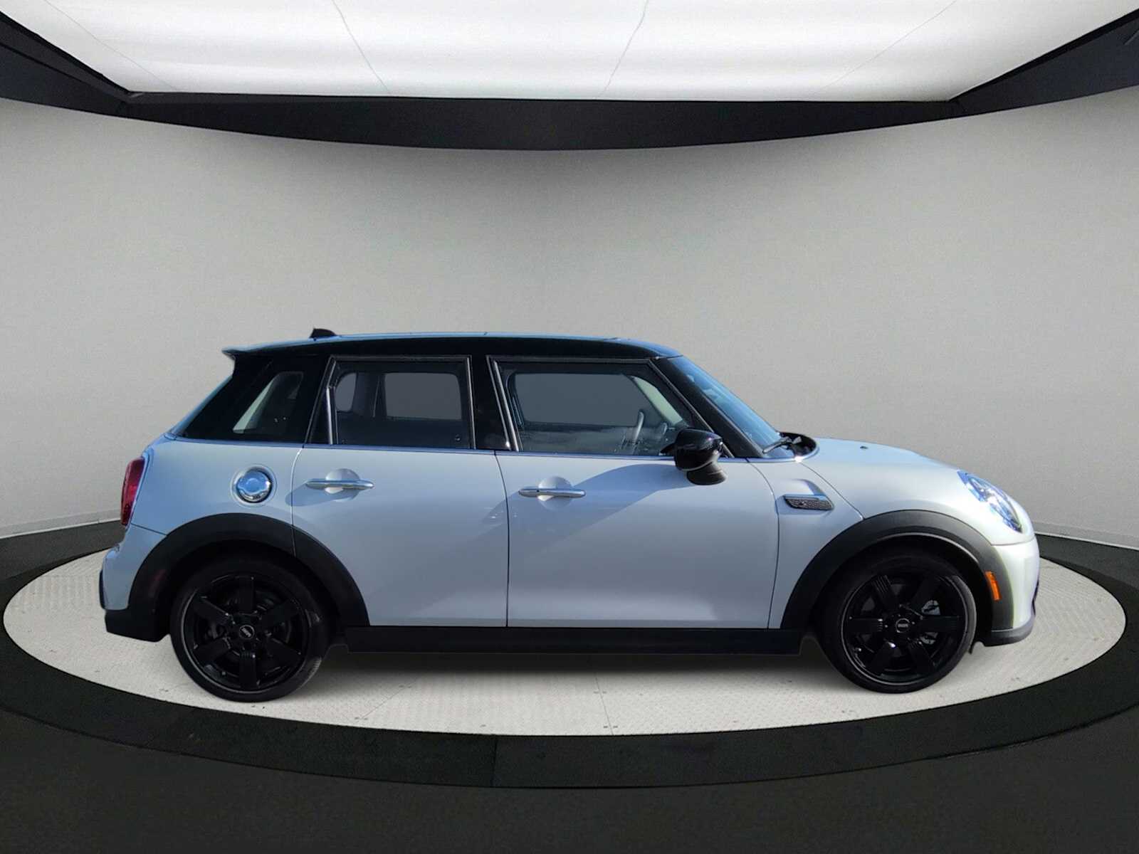Thumbnail: 2023 MINI Cooper Hardtop - 9