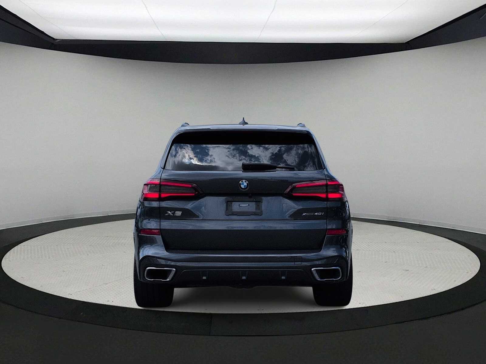Thumbnail: 2021 BMW X5 - 7