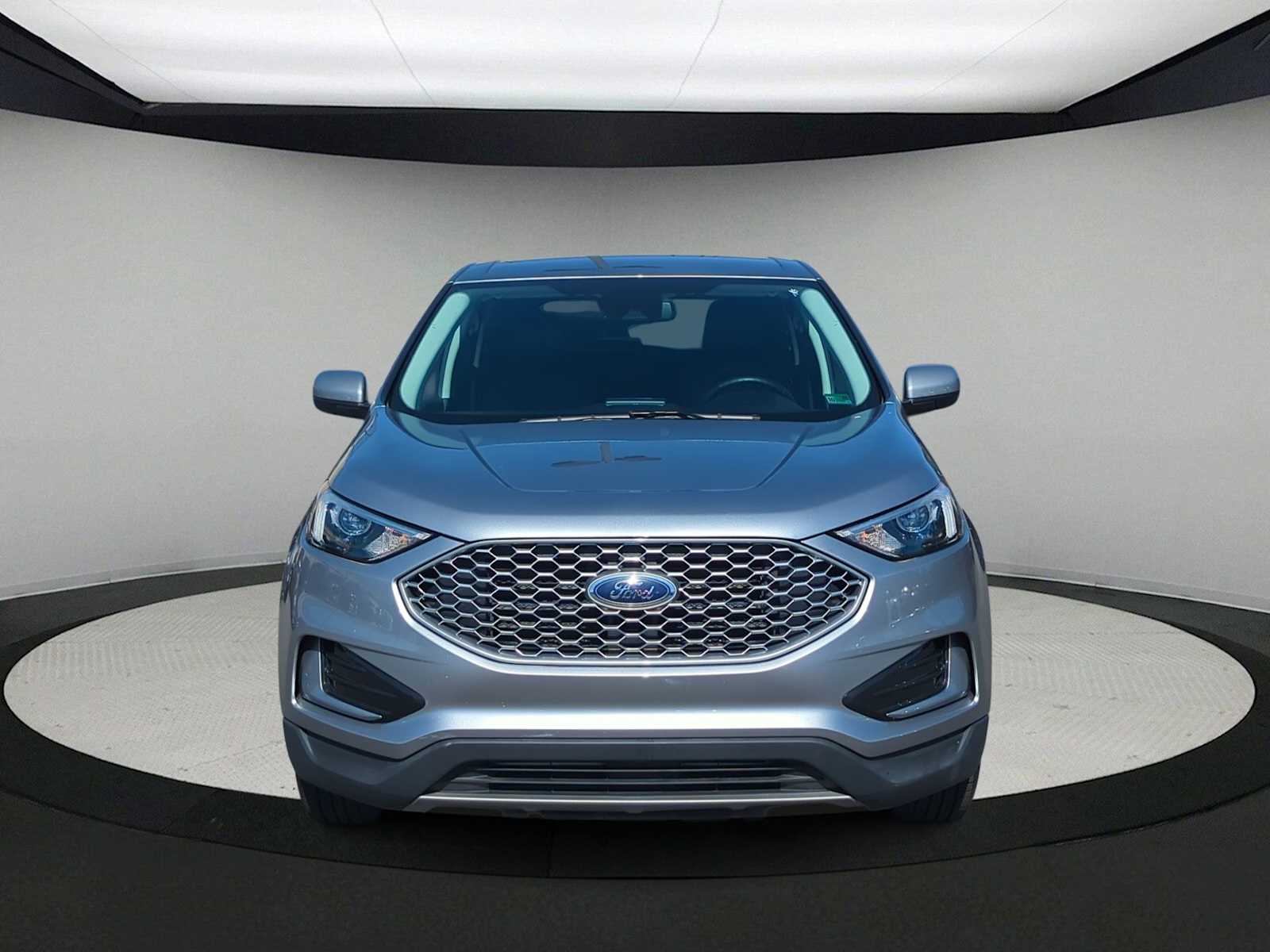 Thumbnail: 2023 Ford Edge - 3