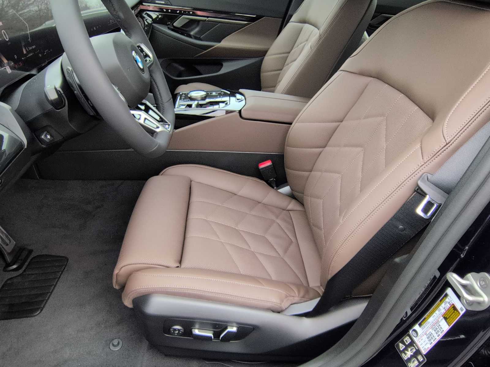 Thumbnail: 2026 BMW 5 Series - 17
