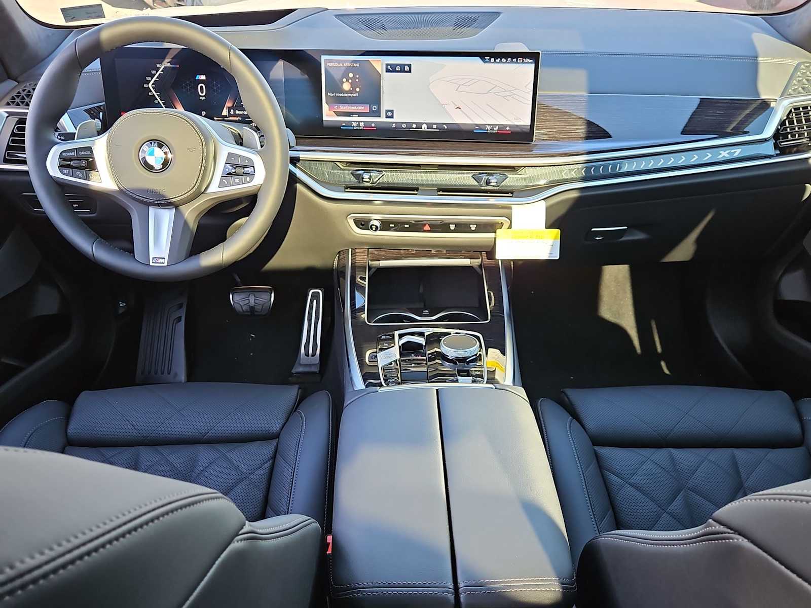Thumbnail: 2026 BMW X7 - 15