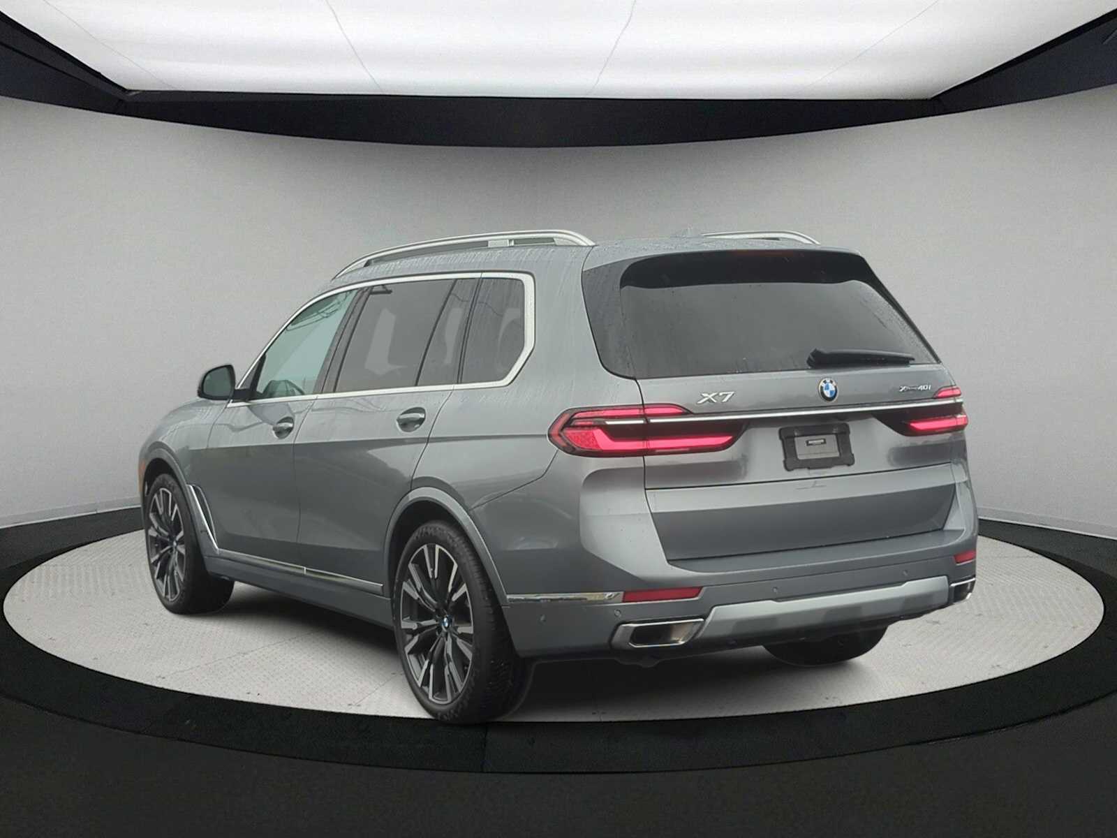 Thumbnail: 2023 BMW X7 - 6
