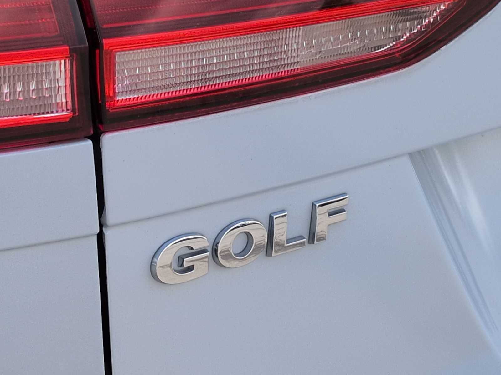 Thumbnail: 2018 Volkswagen e-Golf - 13