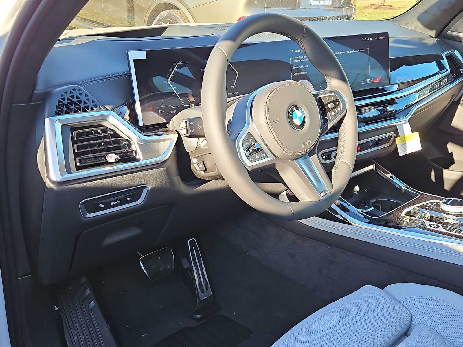 Thumbnail: 2026 BMW X7 - 10