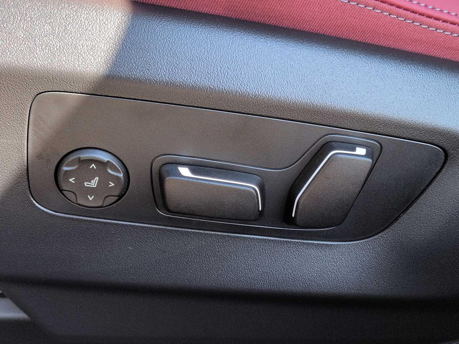 Thumbnail: 2026 BMW 5 Series - 18