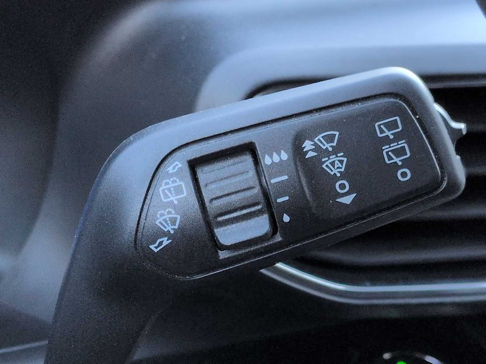 Thumbnail: 2020 Ford Explorer - 28