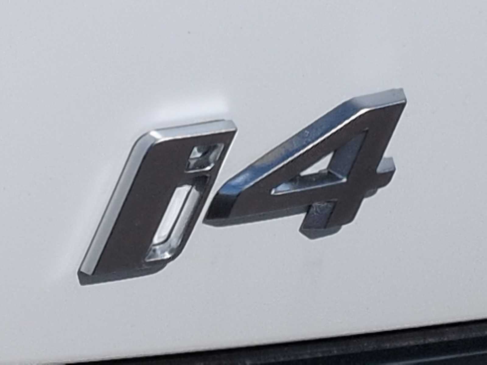 Thumbnail: 2026 BMW i4 - 13