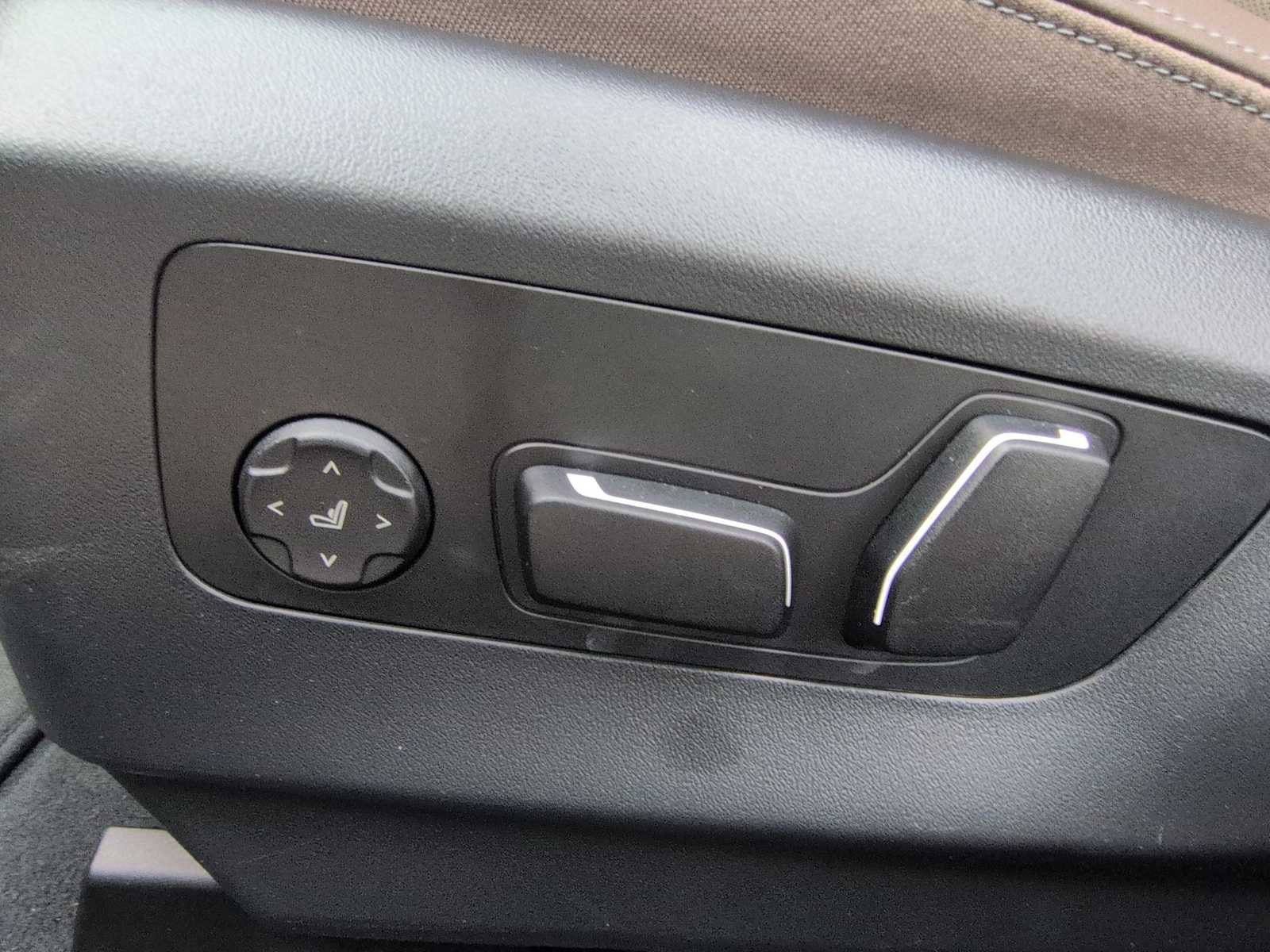 Thumbnail: 2025 BMW i5 - 17