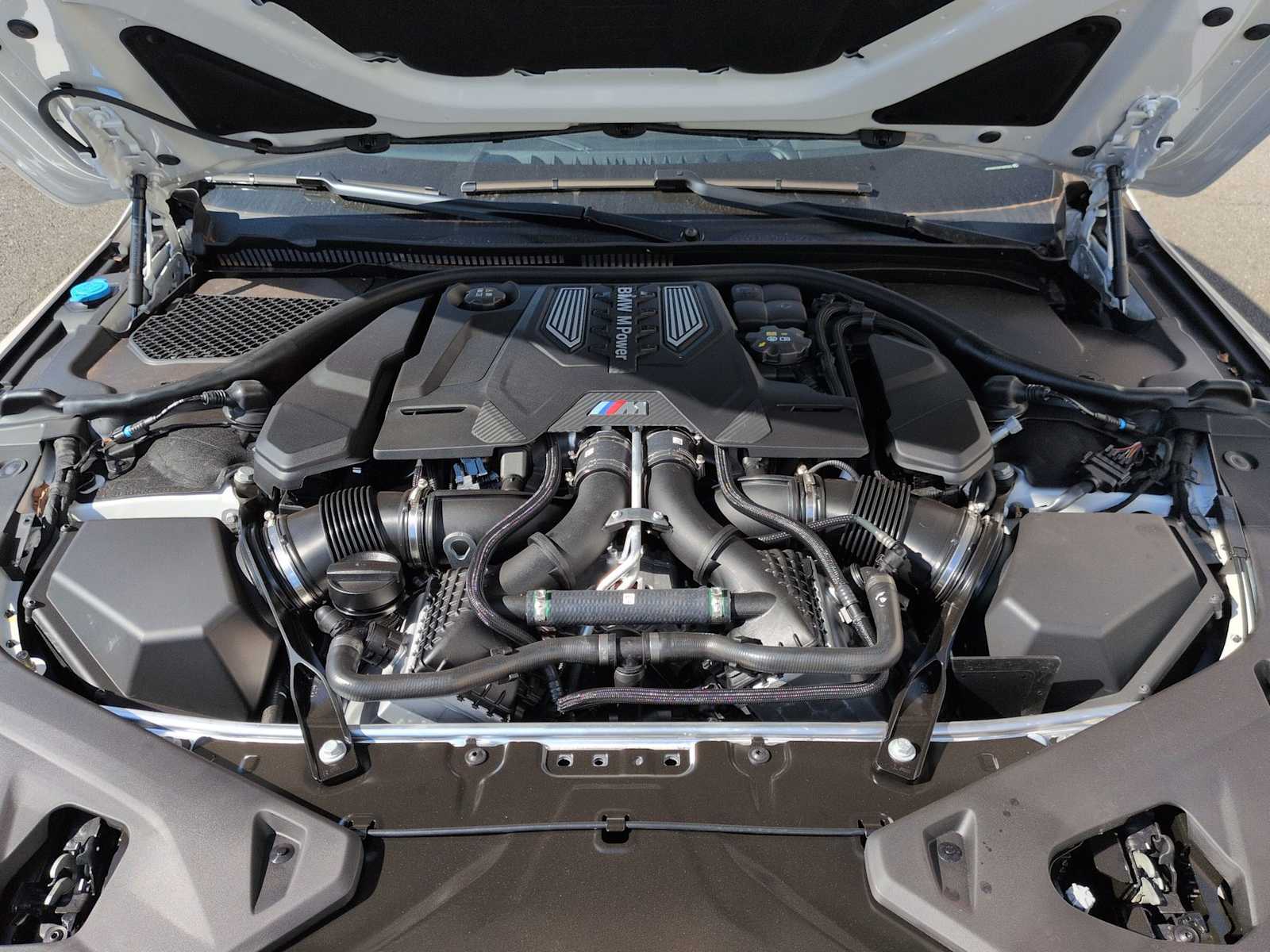 Thumbnail: 2025 BMW M8 - 16